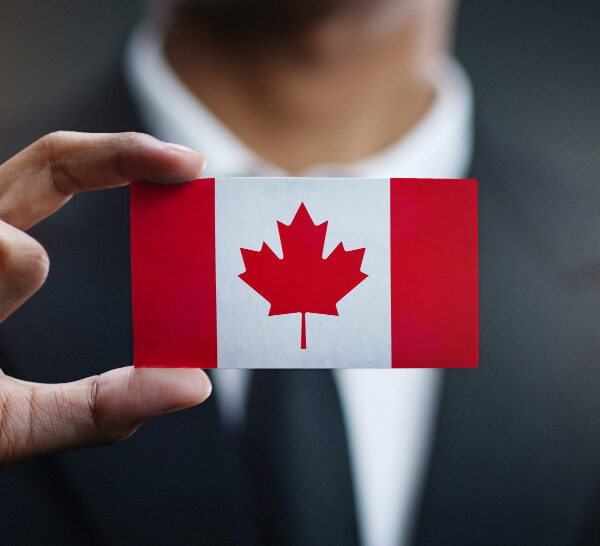 چگونه اقامت دائم کانادا دریافت نماییم؟