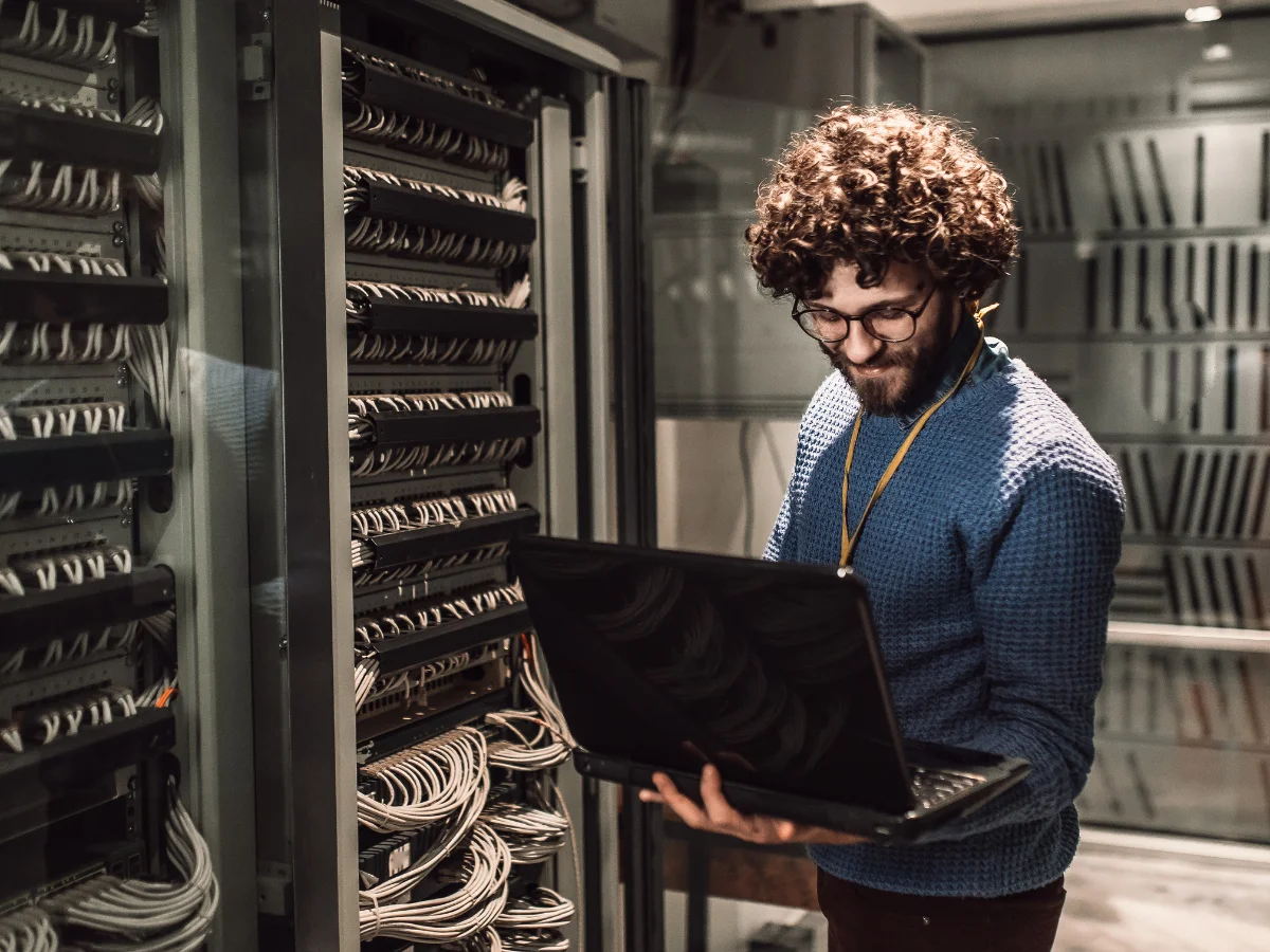 سه راه دریافت مجوز کار کانادا برای متخصصان IT 4 نقل و انتقالات درون شرکتی (ICT)