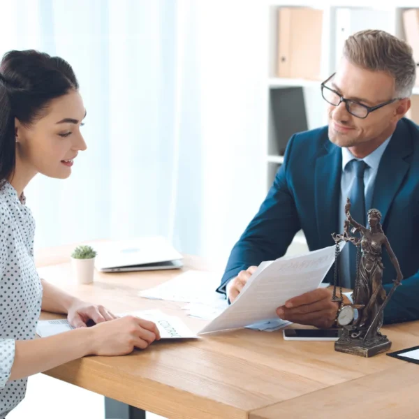 فرق وکیل مهاجرت با مشاور مهاجرت چیست؟