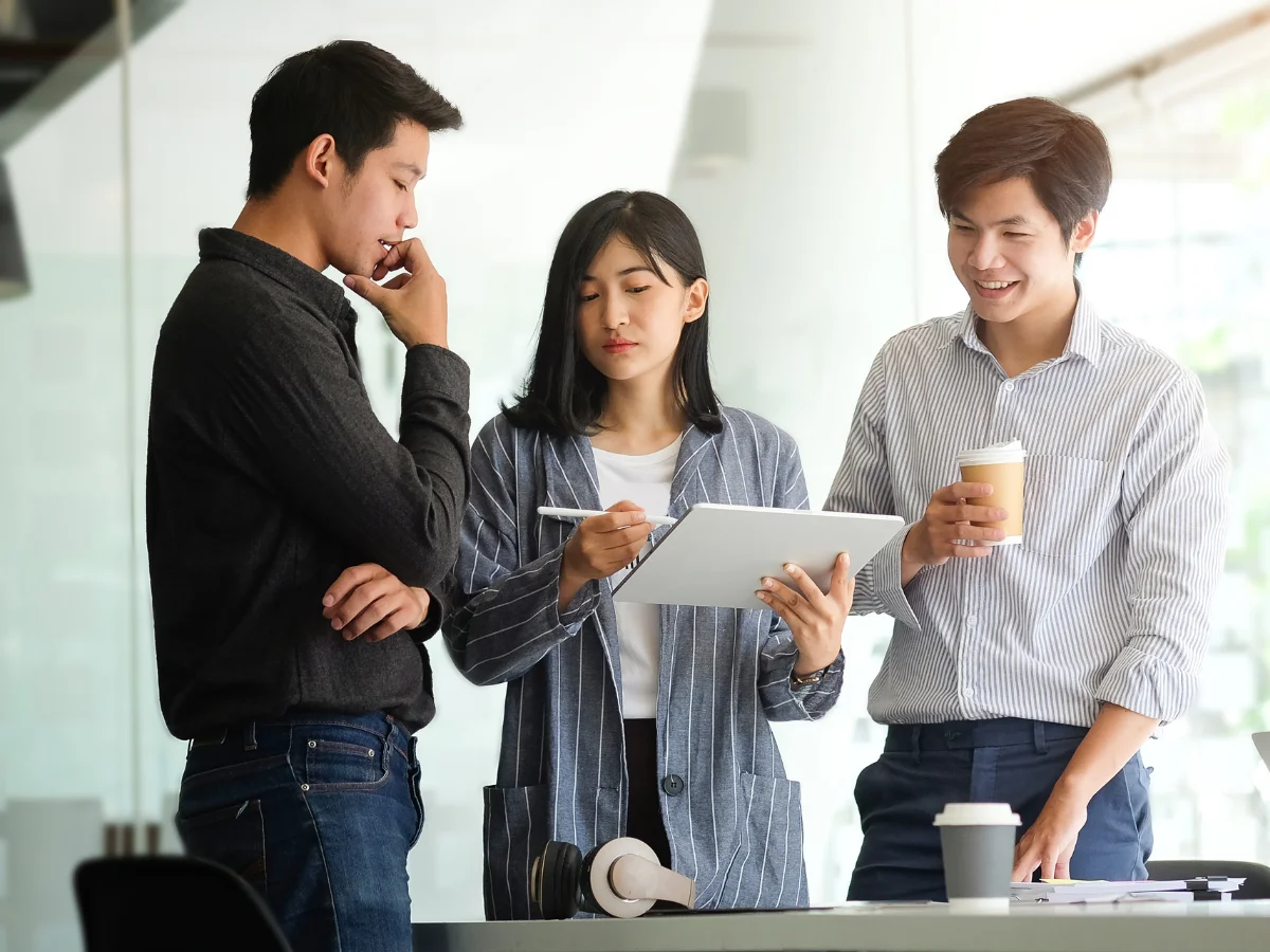 ویزای EB-4 آمریکا؛ مهاجرت مبتنی بر اشتغال اولویت چهارم 2 درخواست ویزای EB-4 آمریکا